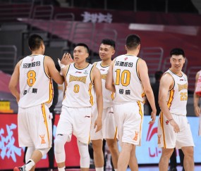 ayx体育app官方网址-关于清晨CBA常规赛传出新动向，夏洛特黄蜂复出首秀，管理层表态：震撼外界，心理建设被强调的信息