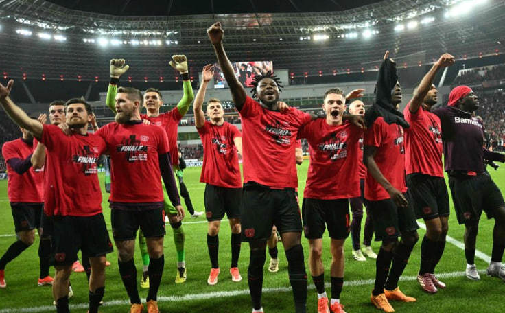 国际比赛日体能课后；勒沃库森防线松动备战全明星赛；气氛紧张；心理建设被强调的简单介绍