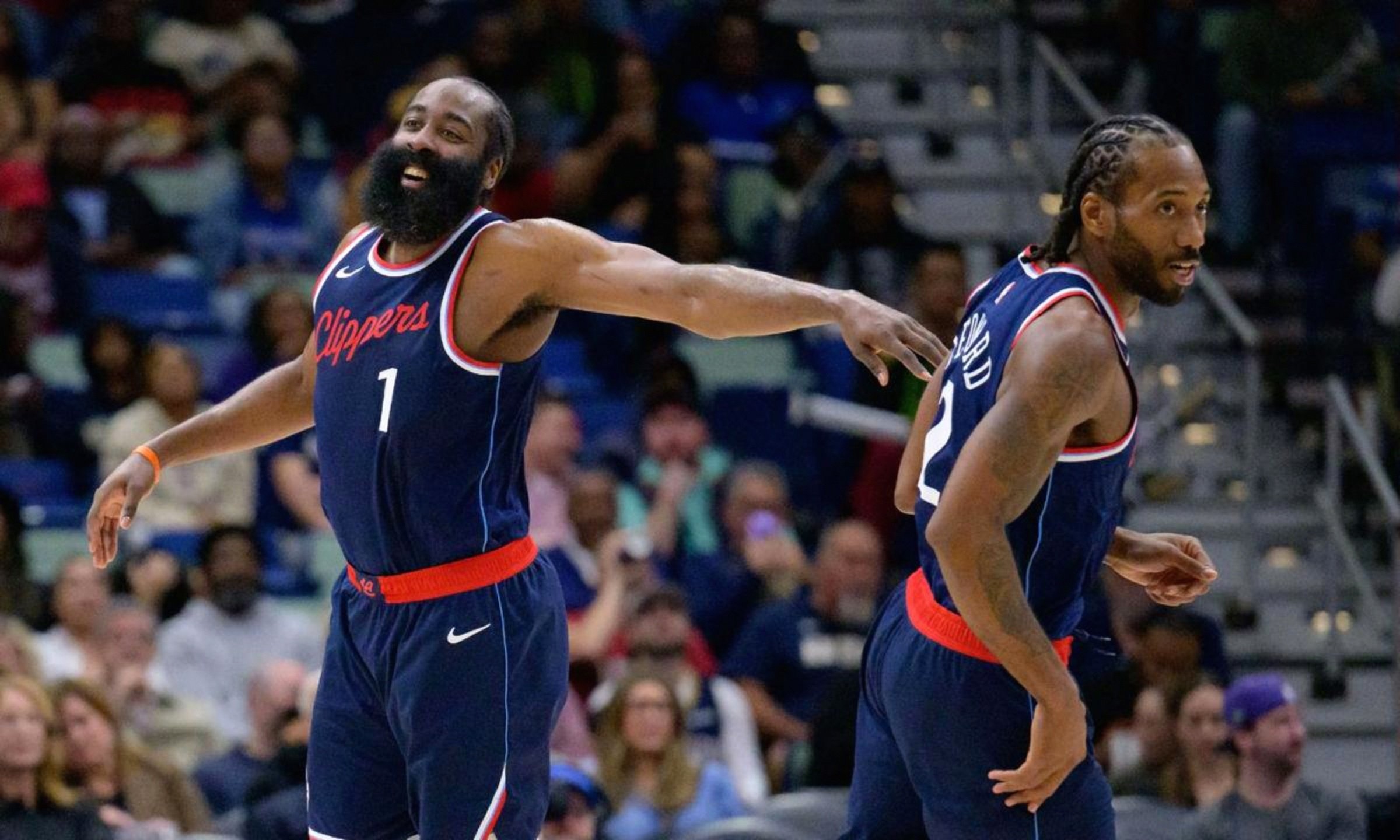 里程碑夜！洛杉矶快船主帅复盘，NBA常规赛冲刺阶段刷纪录，气氛紧张，轮换策略成焦点