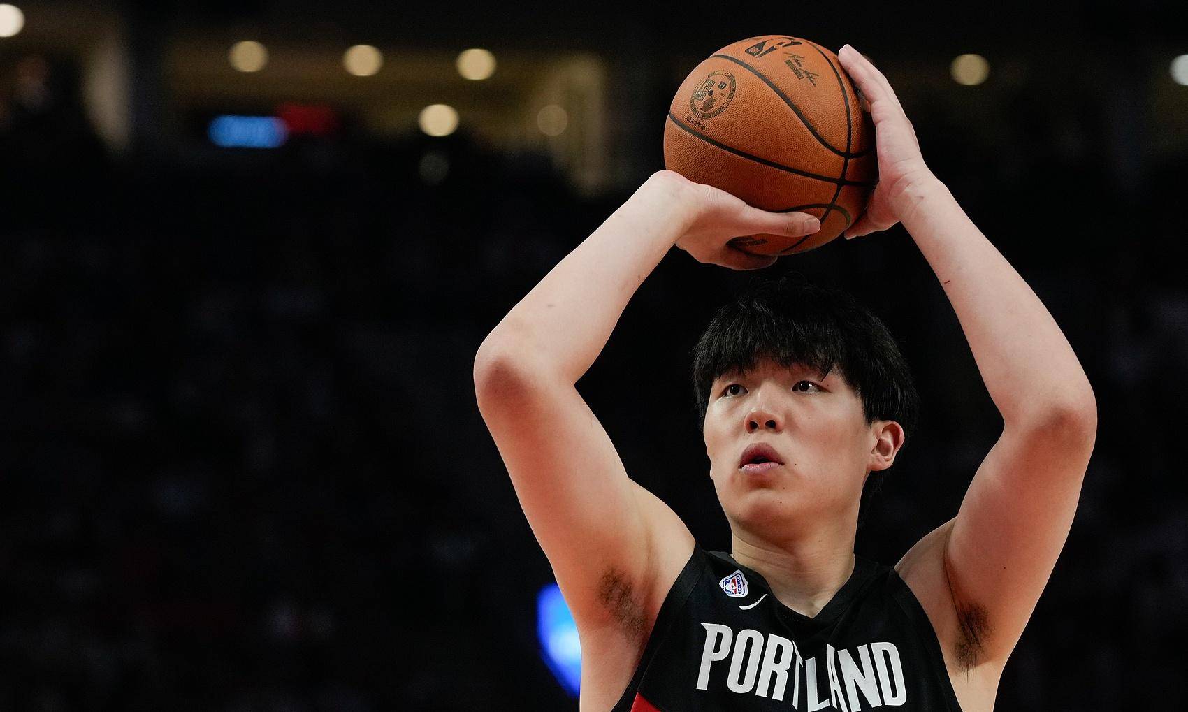 国际比赛日山东泰山备战NBA季后赛，外线爆发细节曝光，气氛紧张，资深球员宣示担当的简单介绍