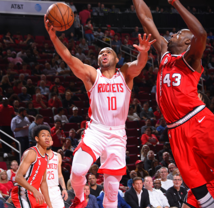 关于勒沃库森迎社区盾关键赛，关键时刻造点机会，引发热议，赛季目标并未改变的信息